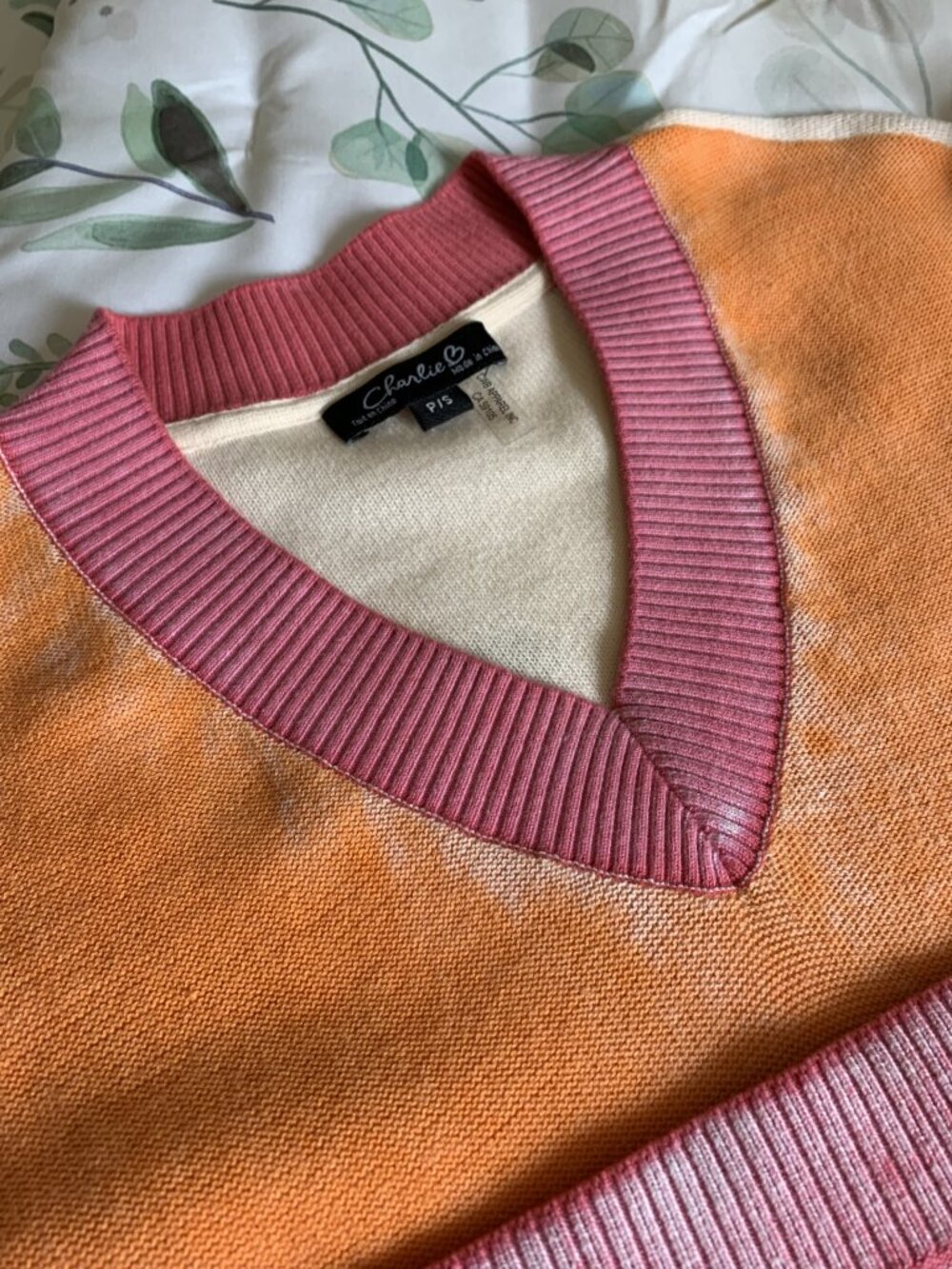 Charlie B Color Block Distressed V-neck Sweater Small - Picture 3 of 5
